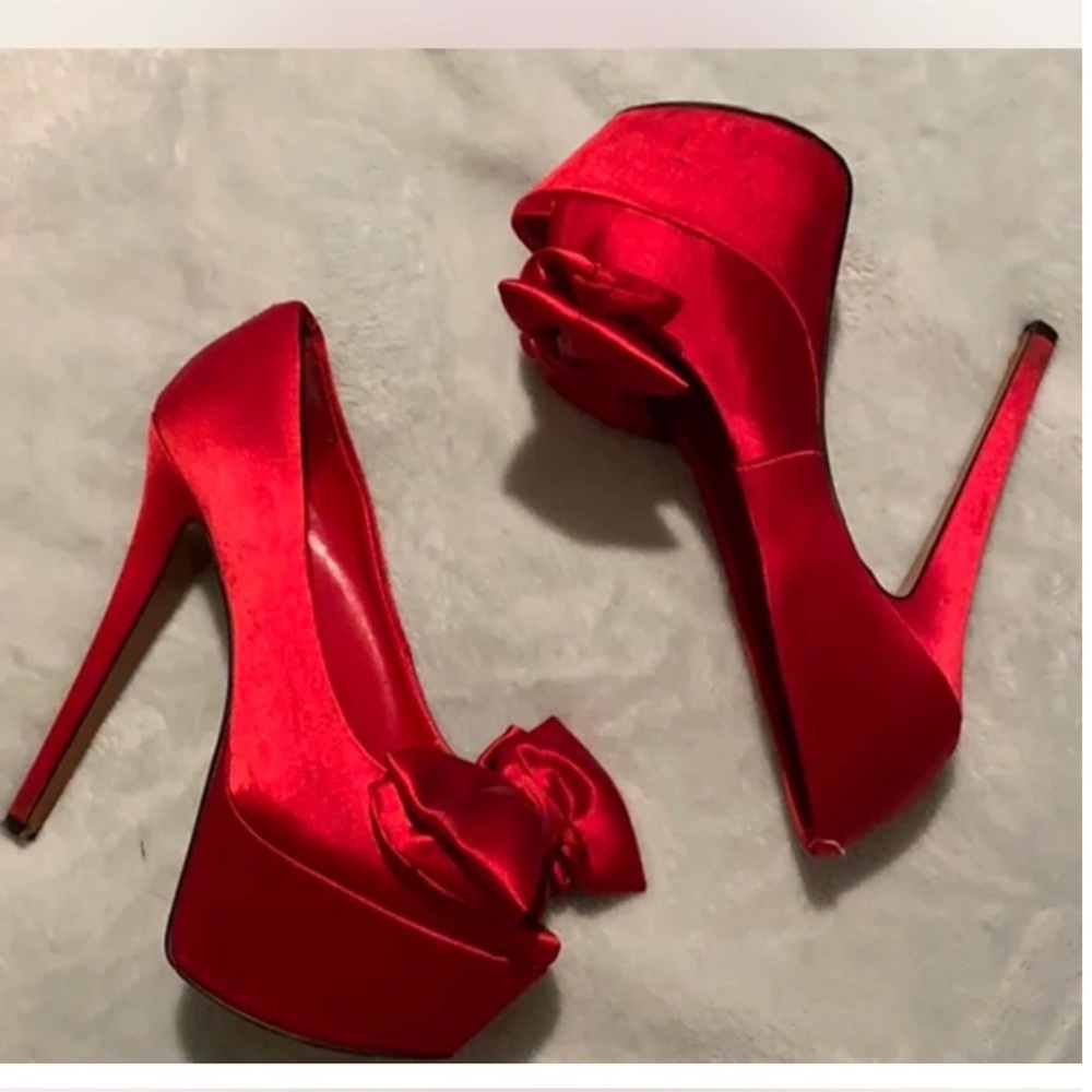 H by Halston Red Bow Satin Heels 6